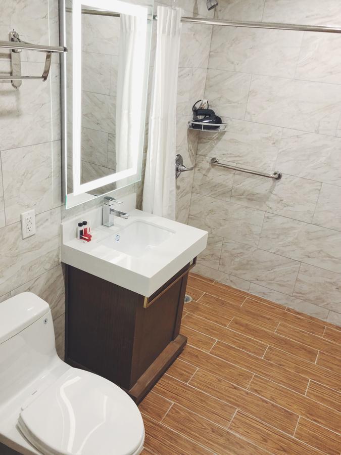 Mayfair Inn And Suites Ню Йорк Екстериор снимка