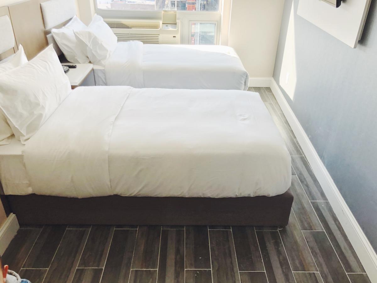 Mayfair Inn And Suites Ню Йорк Екстериор снимка
