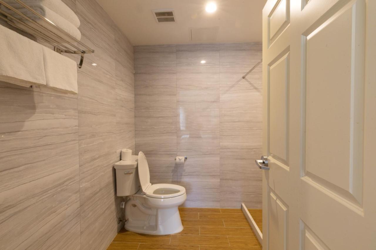 Mayfair Inn And Suites Ню Йорк Екстериор снимка