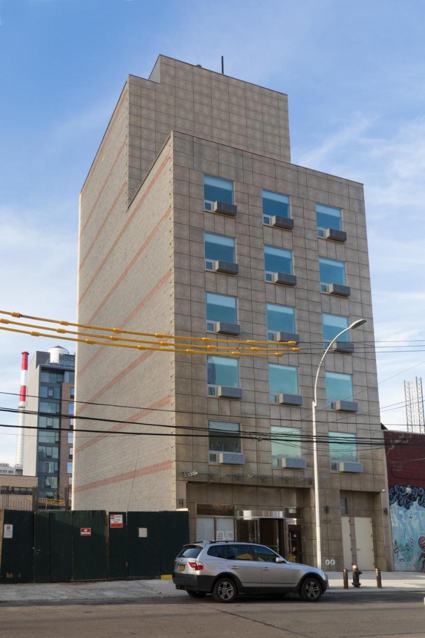 Mayfair Inn And Suites Ню Йорк Екстериор снимка