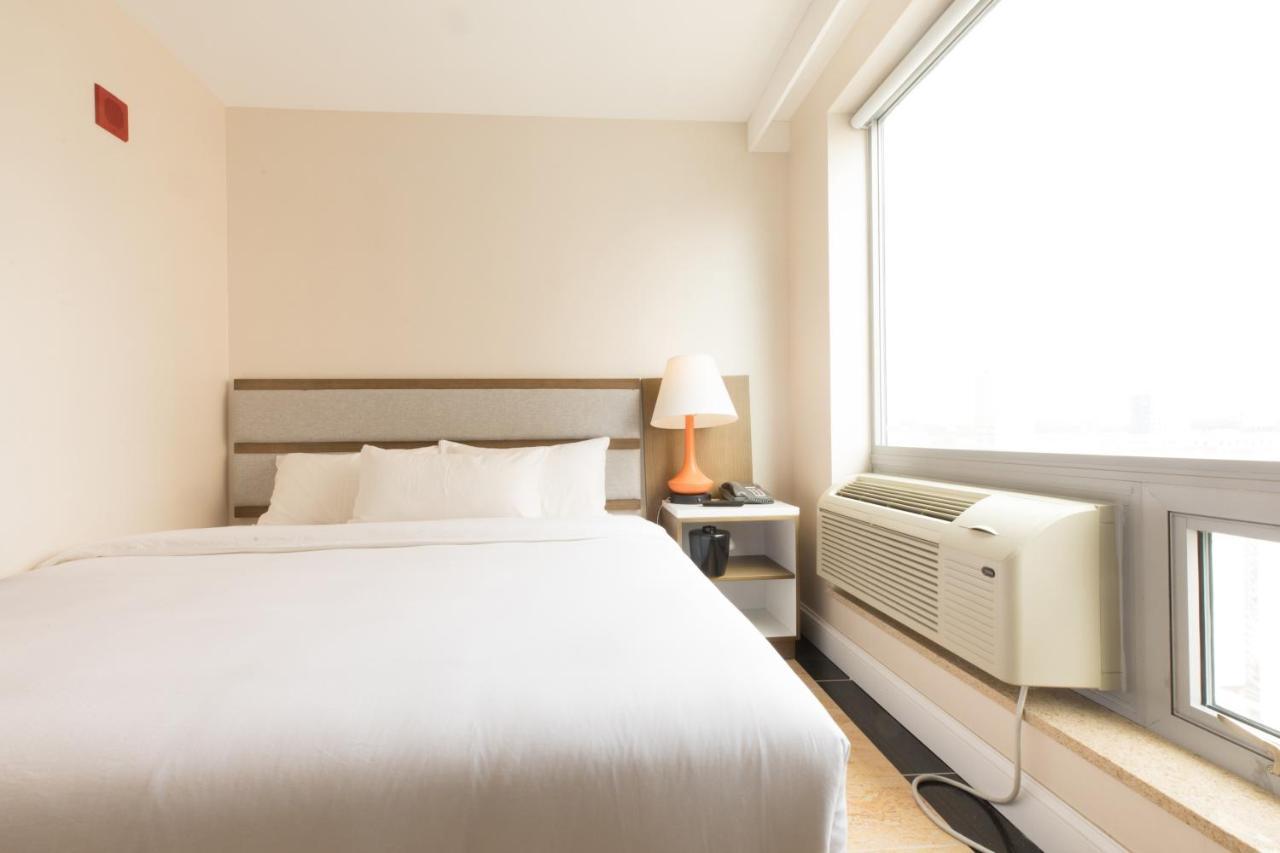 Mayfair Inn And Suites Ню Йорк Екстериор снимка